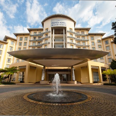 Protea Hotel By Marriott Johannesburg Wanderers Экстерьер фото