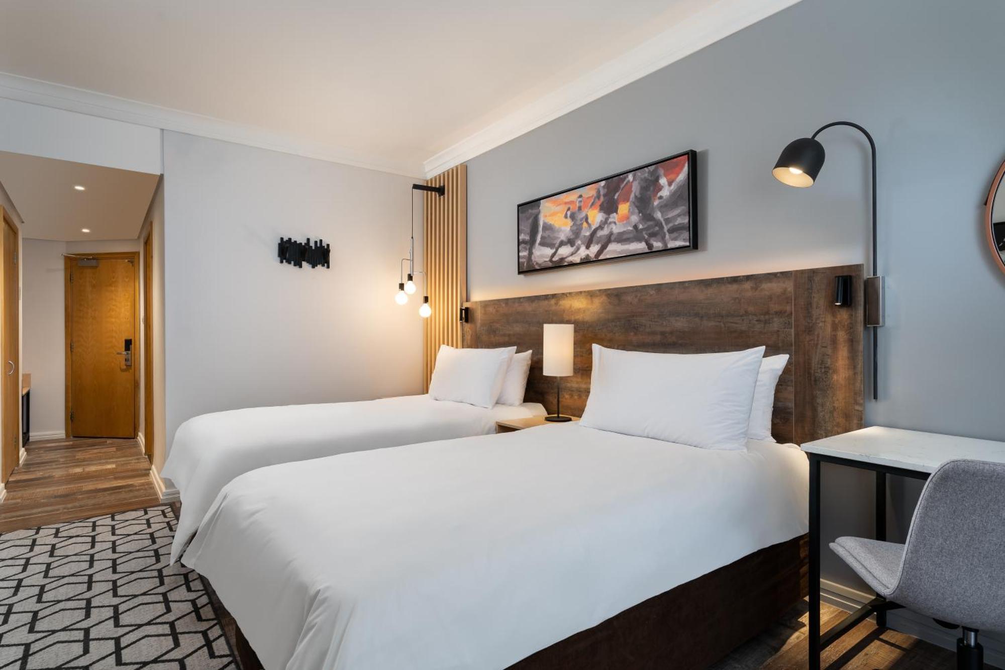 Protea Hotel By Marriott Johannesburg Wanderers Экстерьер фото