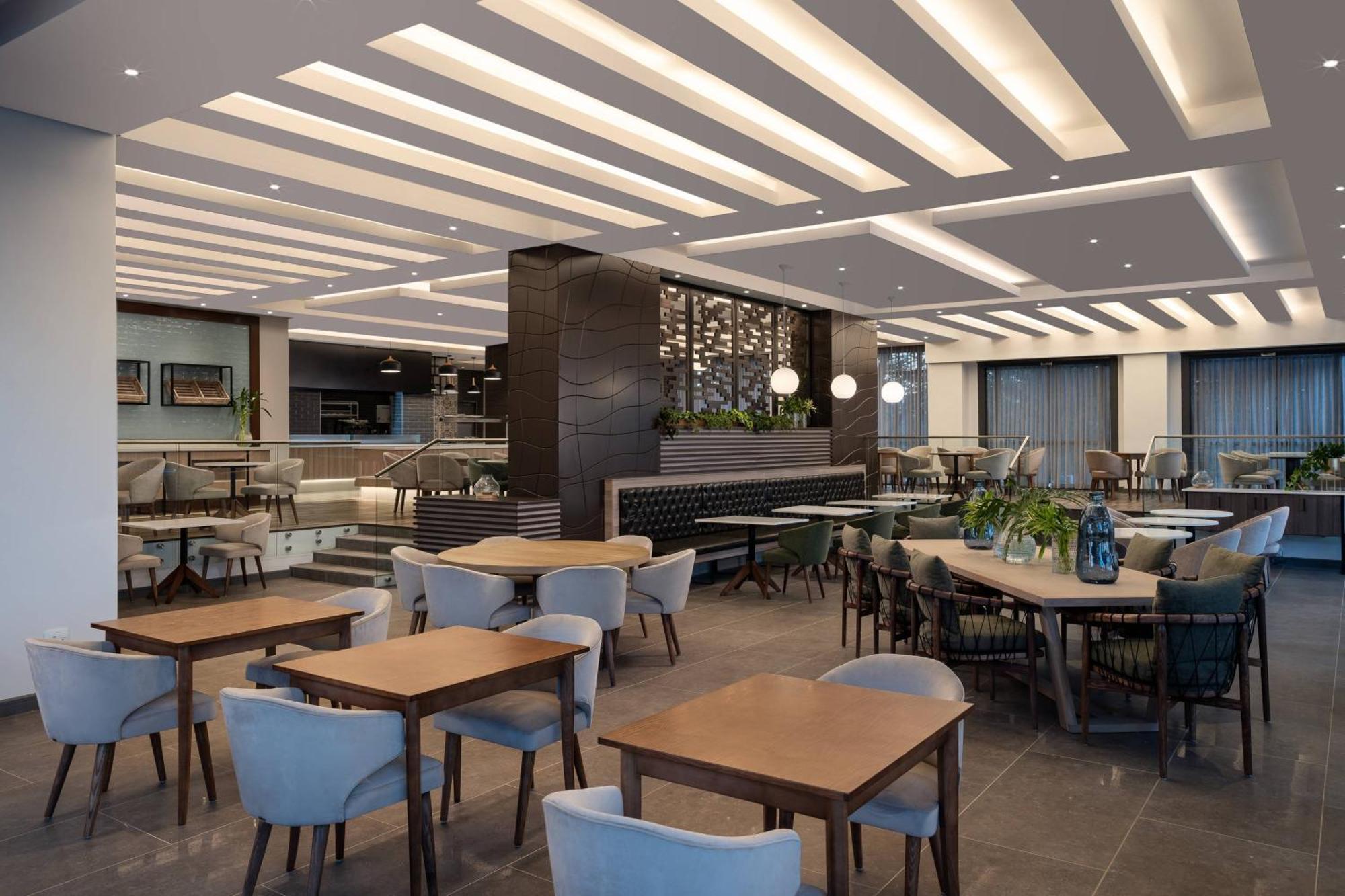Protea Hotel By Marriott Johannesburg Wanderers Экстерьер фото
