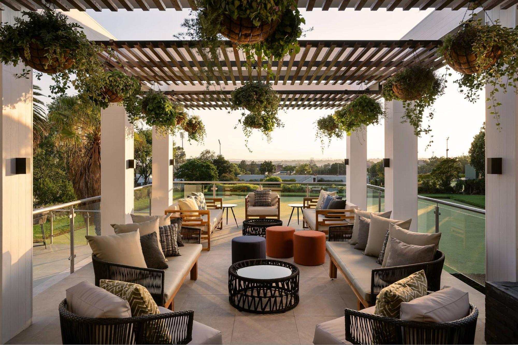 Protea Hotel By Marriott Johannesburg Wanderers Экстерьер фото