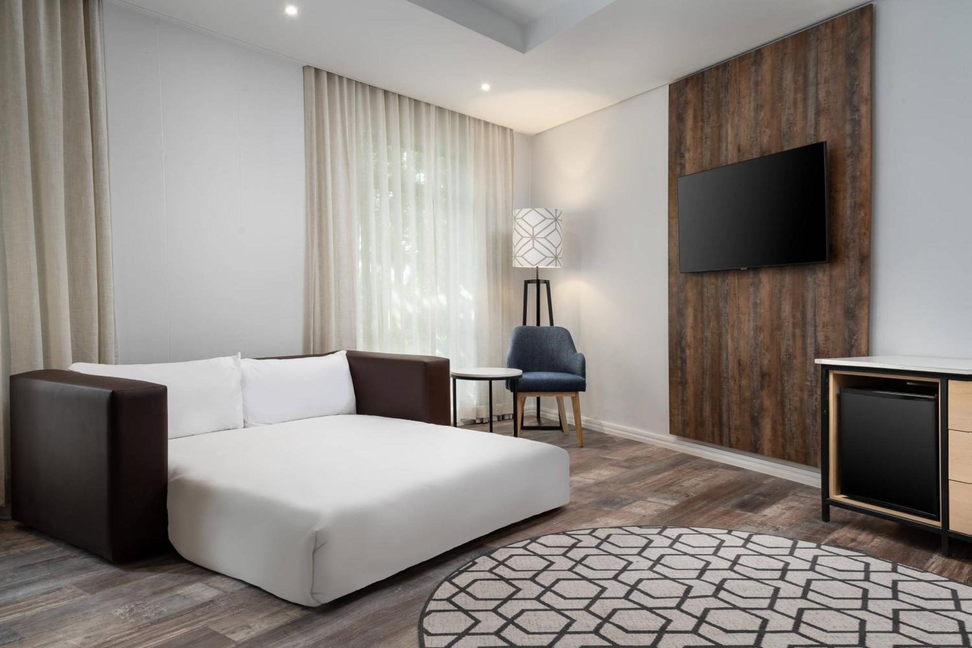 Protea Hotel By Marriott Johannesburg Wanderers Экстерьер фото