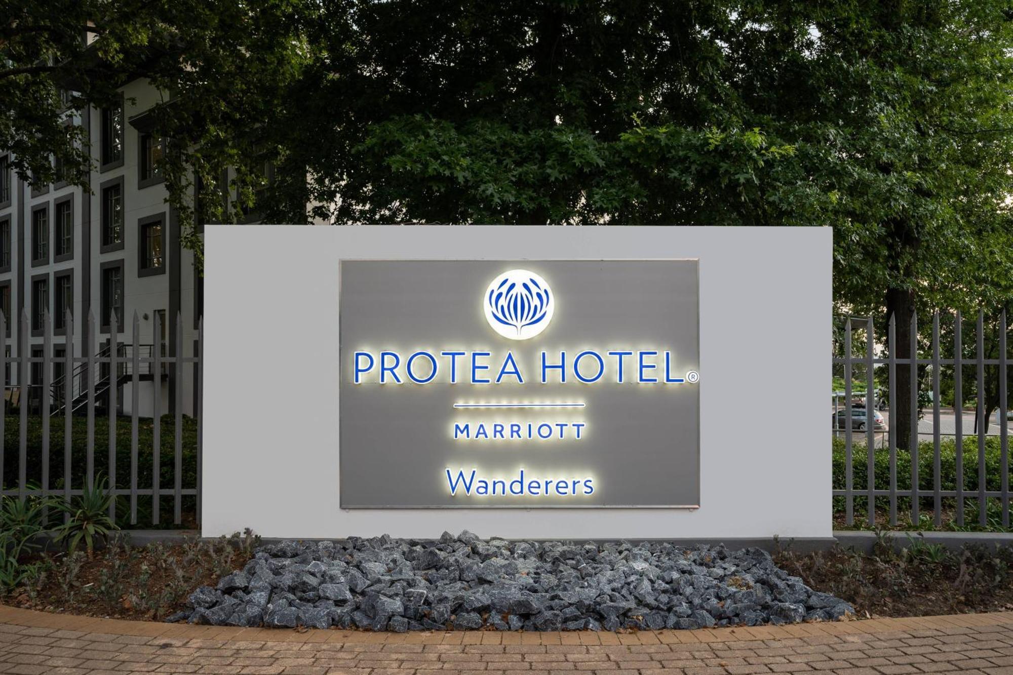 Protea Hotel By Marriott Johannesburg Wanderers Экстерьер фото