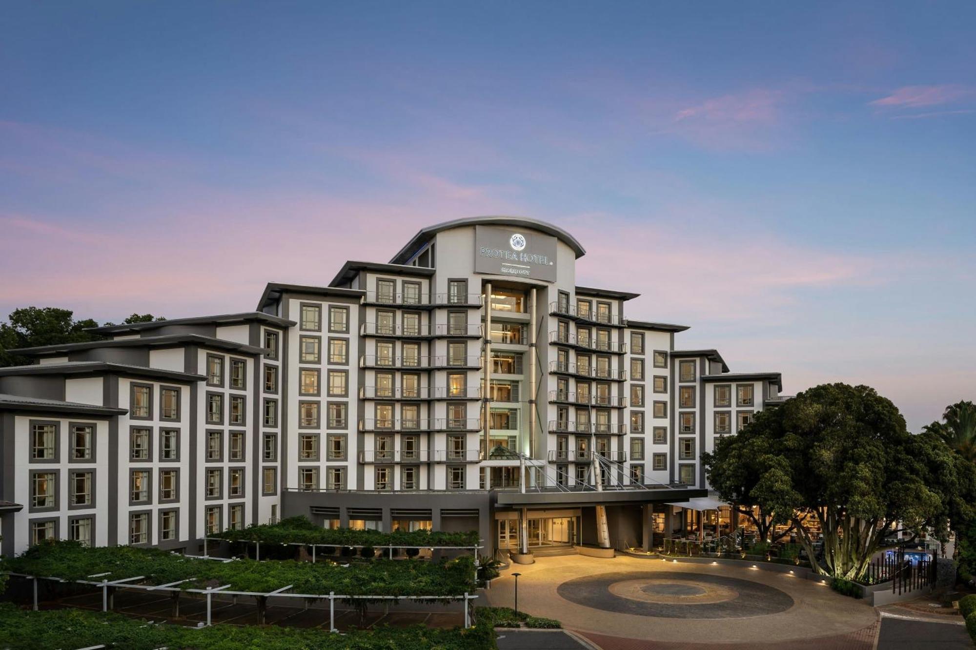 Protea Hotel By Marriott Johannesburg Wanderers Экстерьер фото