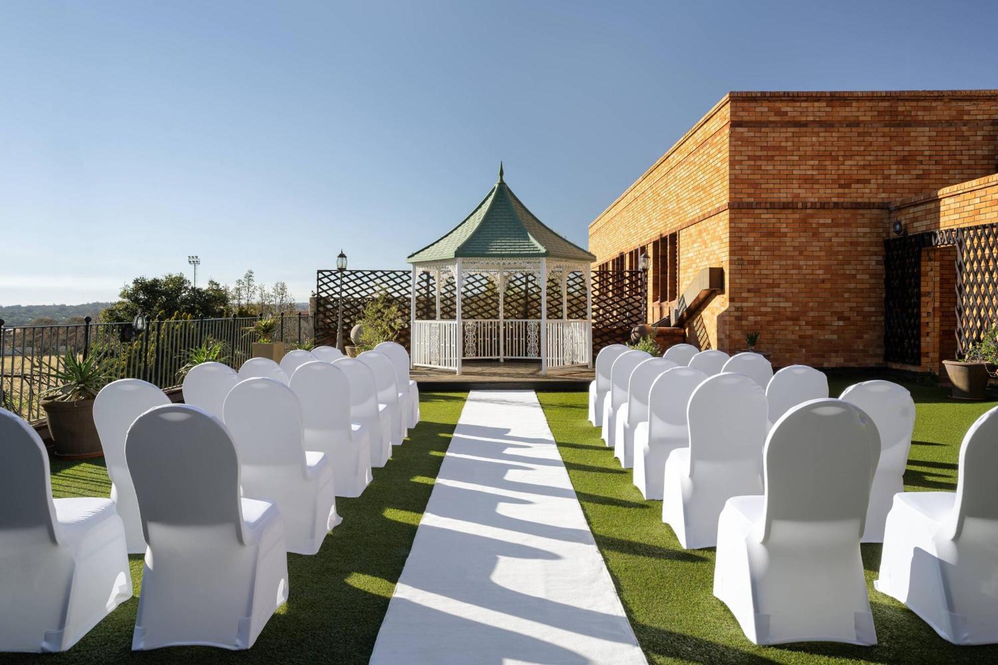 Protea Hotel By Marriott Johannesburg Wanderers Экстерьер фото