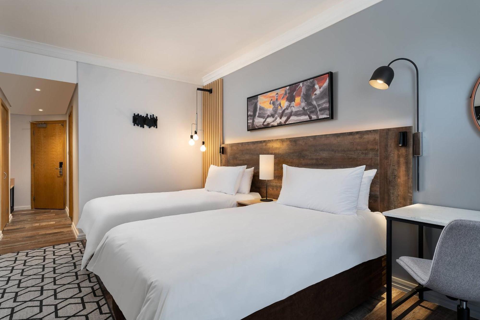 Protea Hotel By Marriott Johannesburg Wanderers Экстерьер фото